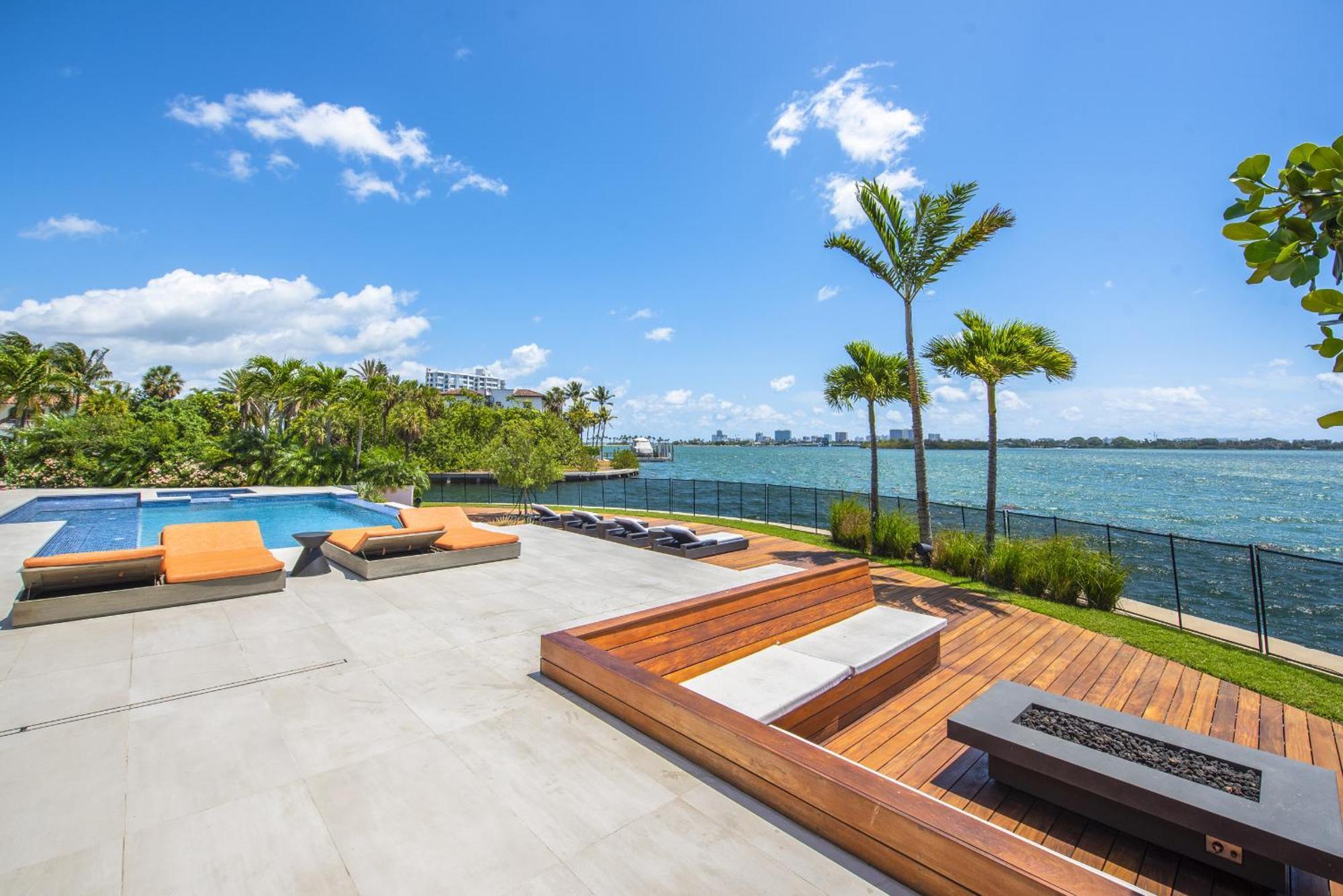 Indulge In Luxury Your Tranquil Resort Mansion Awaits In Vibrant Miami Норт Маями Екстериор снимка